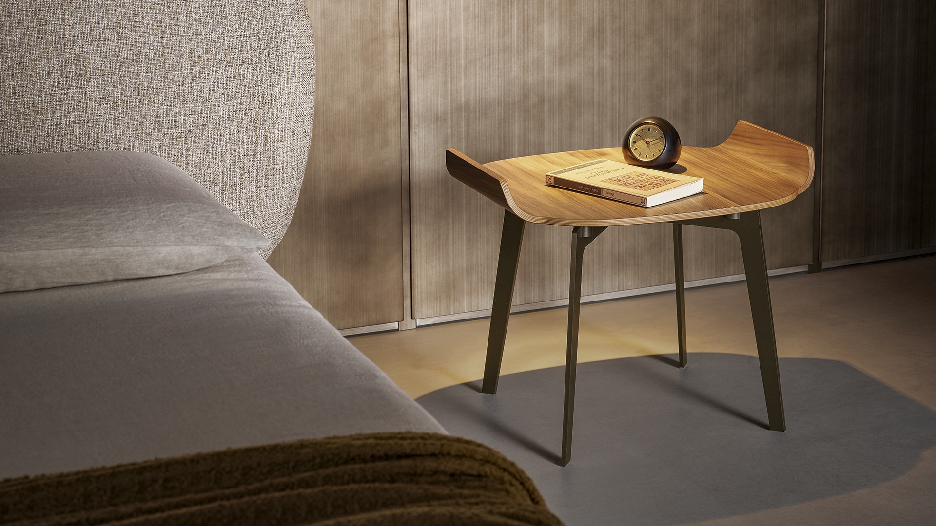 Прикроватный столик Olos bedside table Bonaldo ИТАЛИЯ