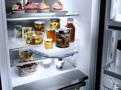 Встраиваемый комбинированный холодильник - морозильник KFN 7795 D Miele